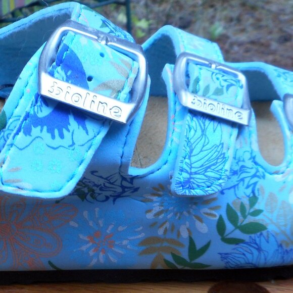 BIOLINE Blue Floral 3-Strap Women's Sandals! Size 7 - Picture 2 of 4